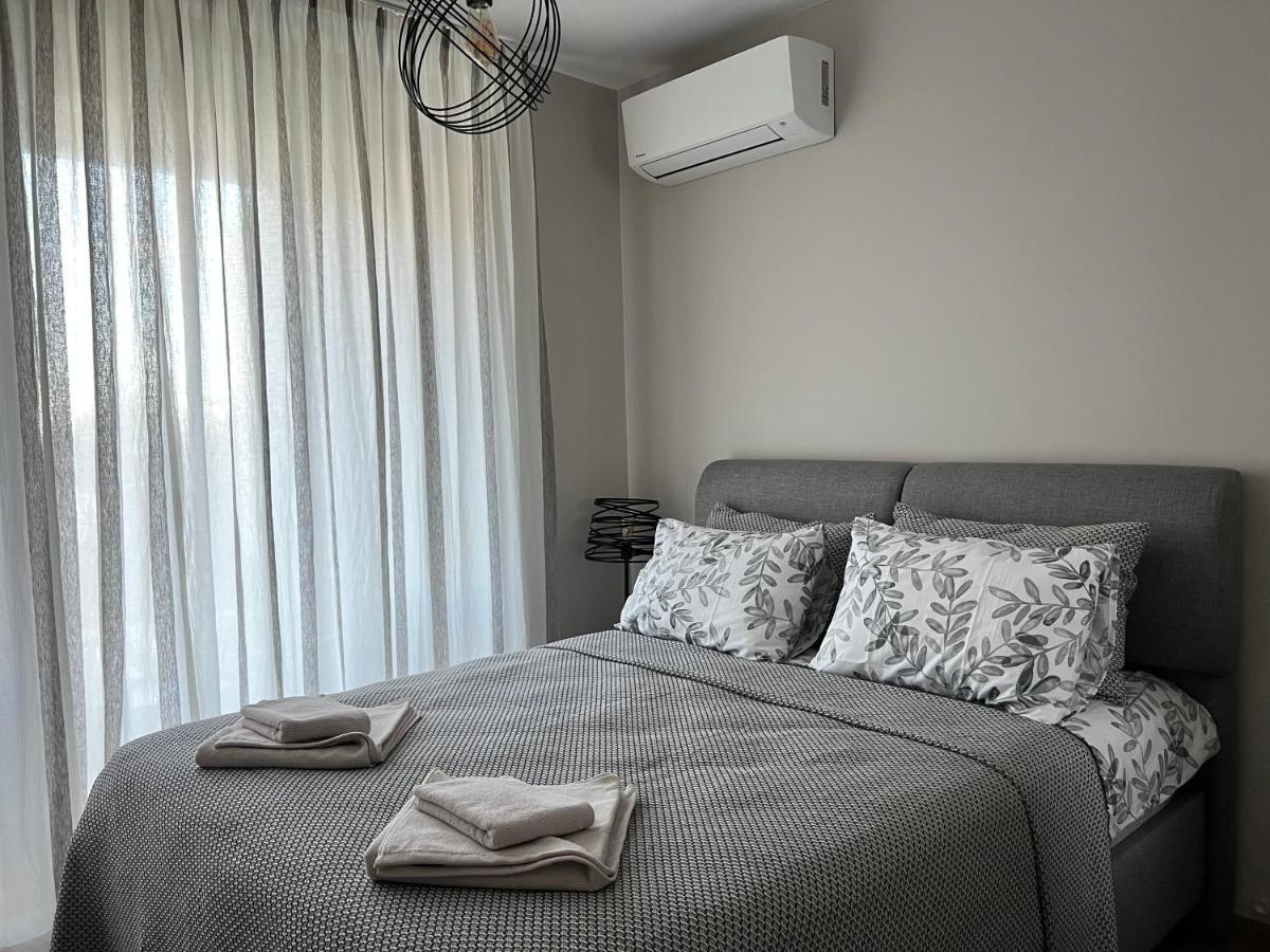 Luxe Sea Apartment Saints Constantine and Helena Exterior photo